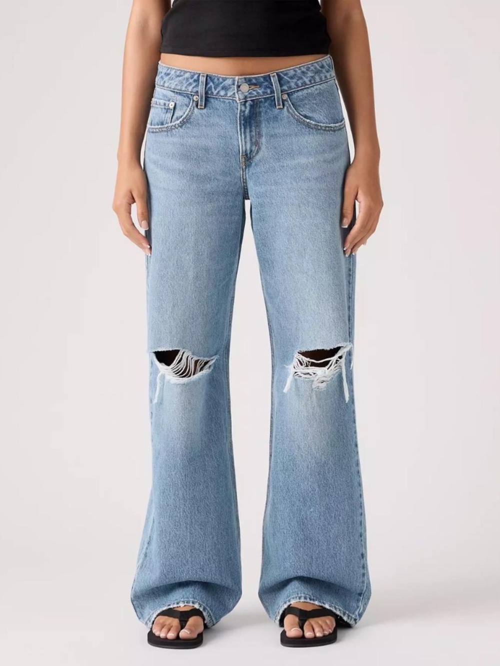 NWT Levi's Low Loose Distressed Low Waist Wide Jeans, Light Blue, Size 29 x 32